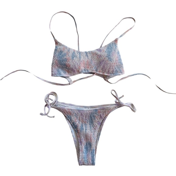 Hollister Smocked Tie Dye String Bikini Size Small - Picture 11 of 11